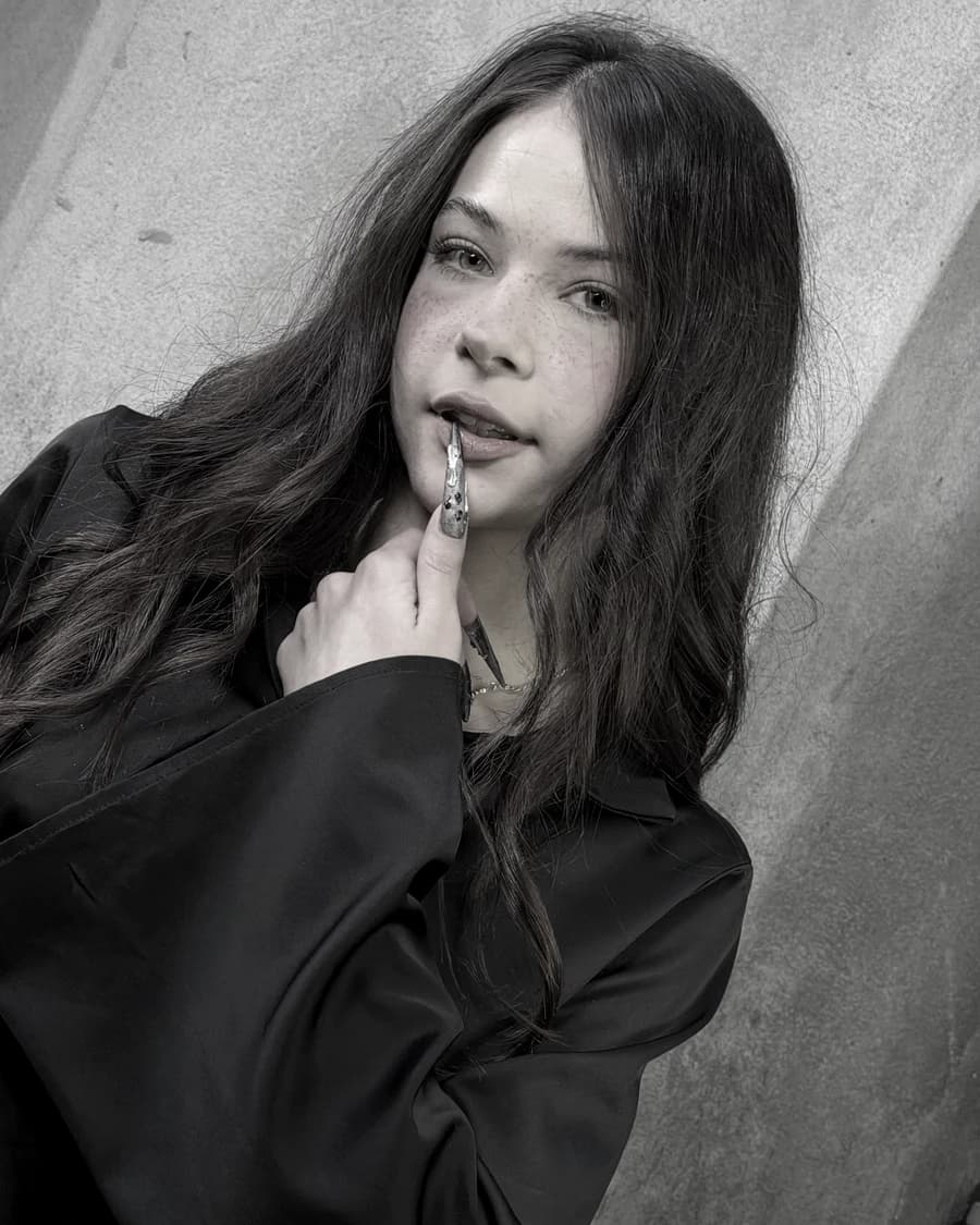 Portret: Mari, stylistka paznokci DEEPCUT